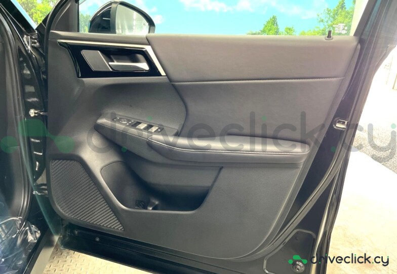 Mitsubishi Outlander Black
