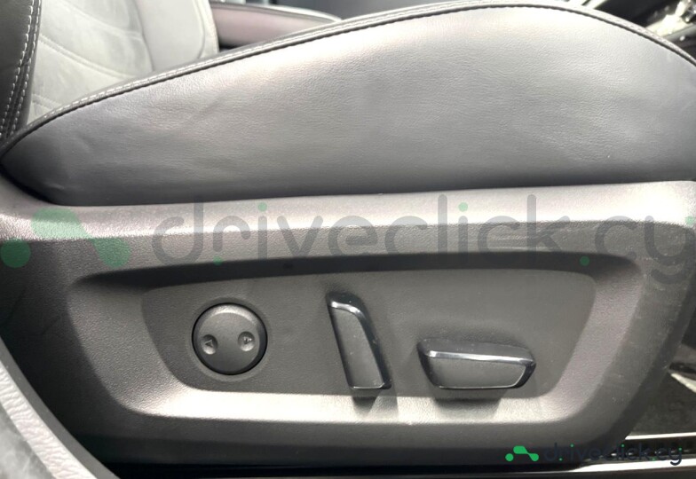 Mitsubishi Outlander Black