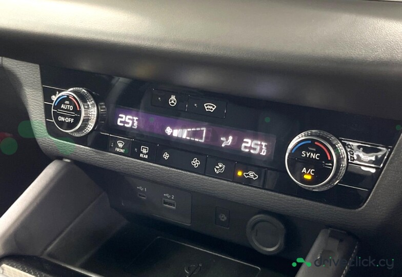 Mitsubishi Outlander Black