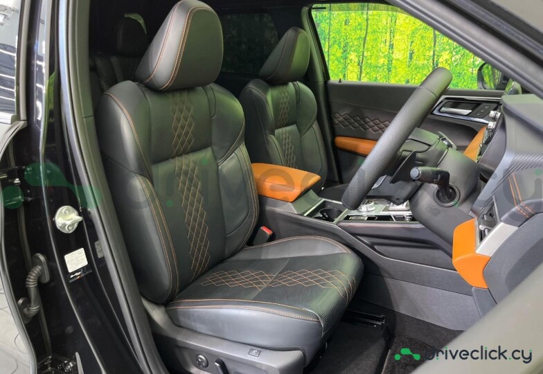Mitsubishi Outlander Black