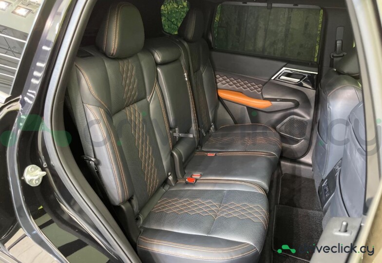 Mitsubishi Outlander Black