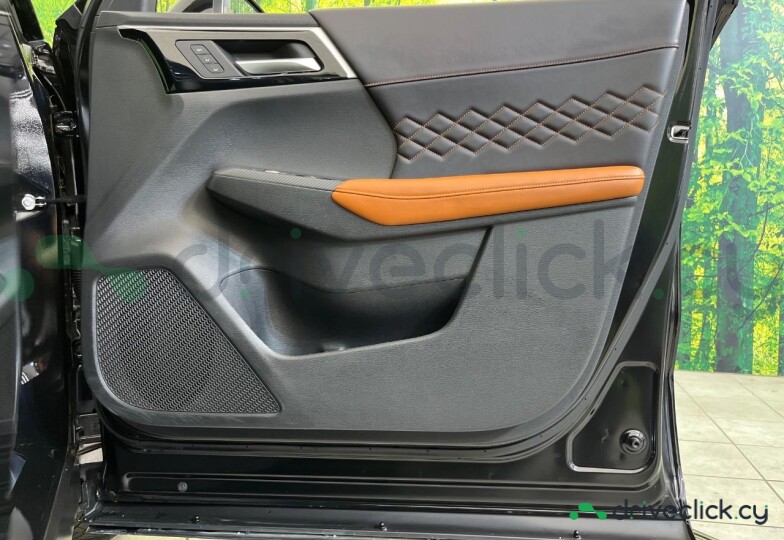 Mitsubishi Outlander Black