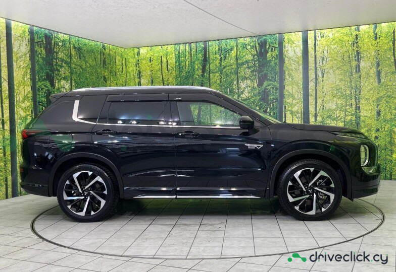Mitsubishi Outlander Black