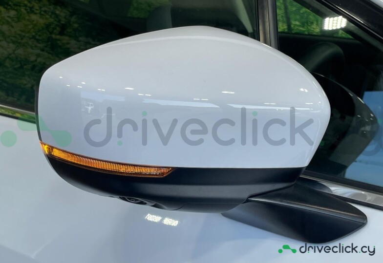Subaru Levorg White