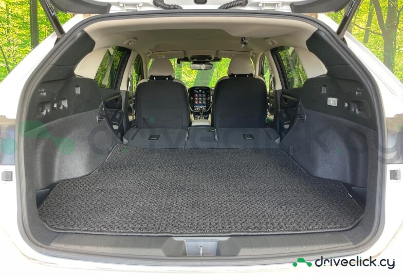 Subaru Levorg White