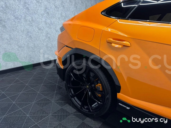 Lamborghini Urus Оранжевый
