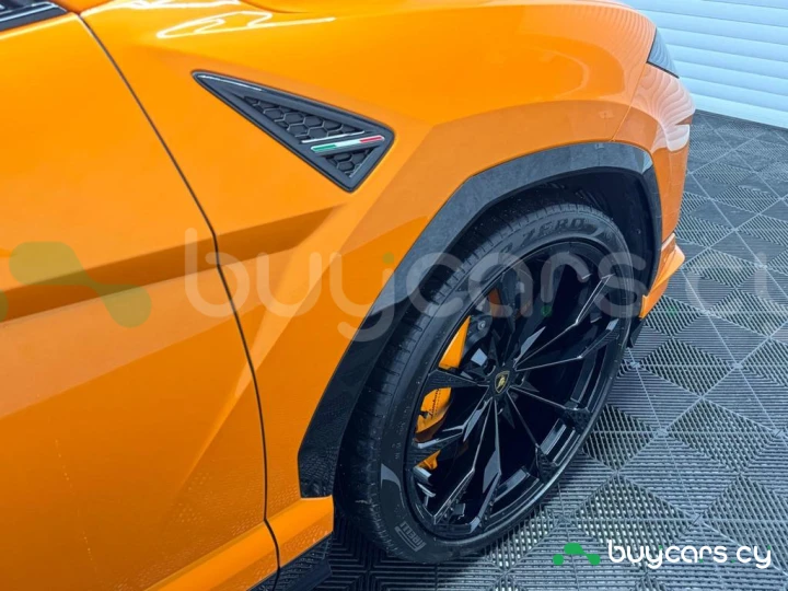 Lamborghini Urus Оранжевый