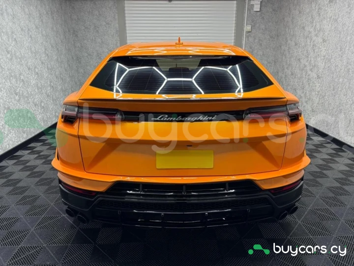 Lamborghini Urus Оранжевый