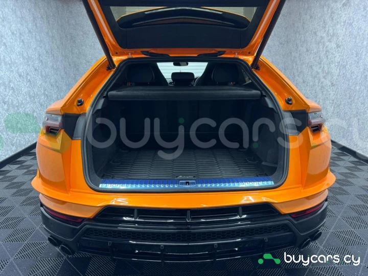 Lamborghini Urus Оранжевый