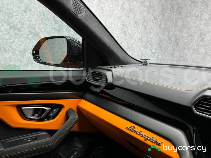 Lamborghini Urus Оранжевый