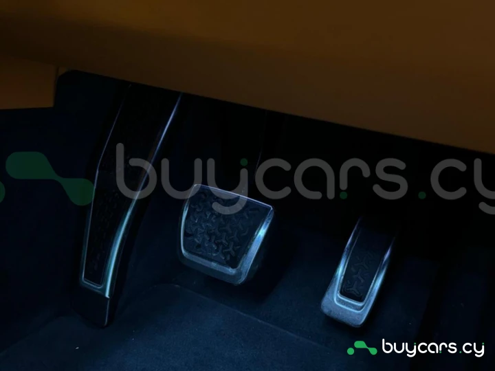 Lamborghini Urus Оранжевый