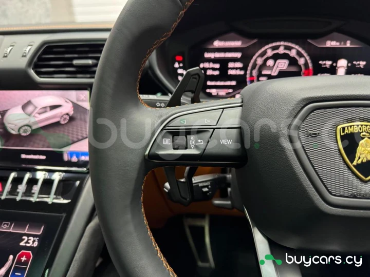 Lamborghini Urus Оранжевый