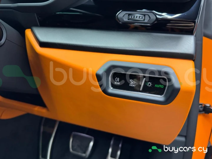 Lamborghini Urus Оранжевый