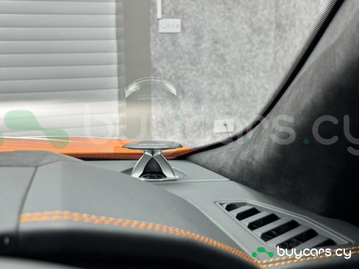 Lamborghini Urus Оранжевый