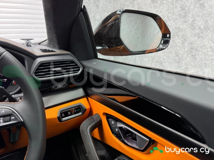 Lamborghini Urus Оранжевый