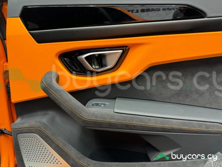 Lamborghini Urus Оранжевый