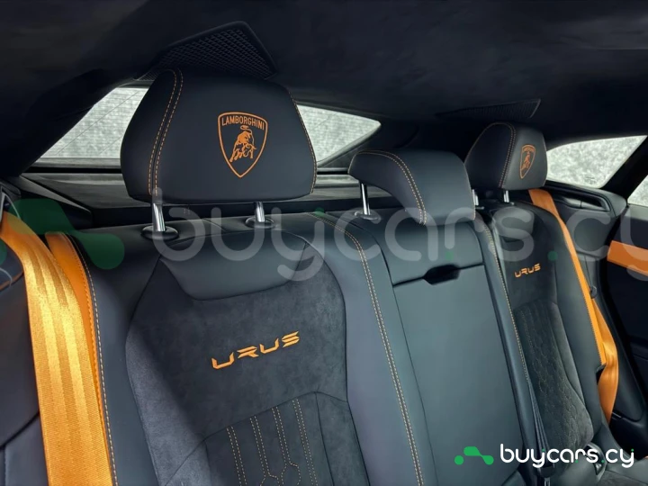 Lamborghini Urus Оранжевый