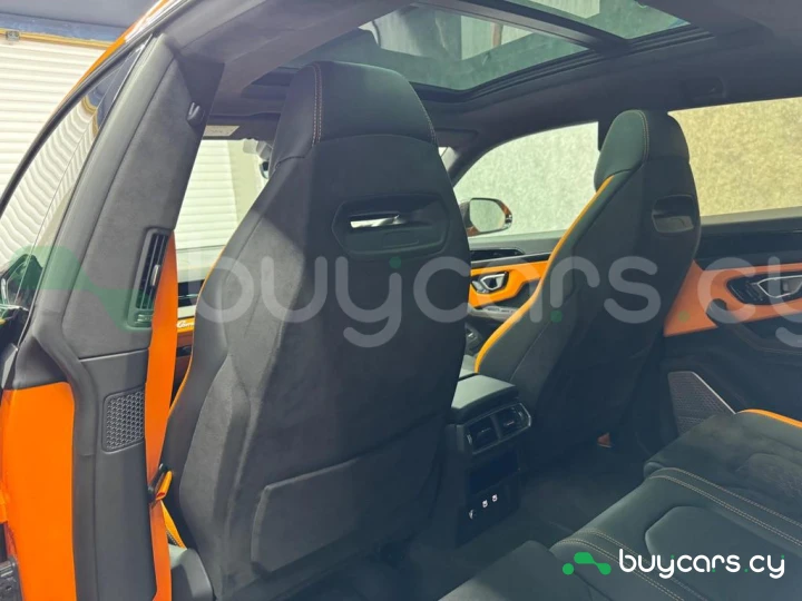 Lamborghini Urus Оранжевый