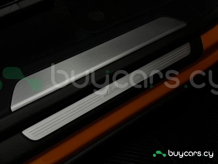 Lamborghini Urus Оранжевый