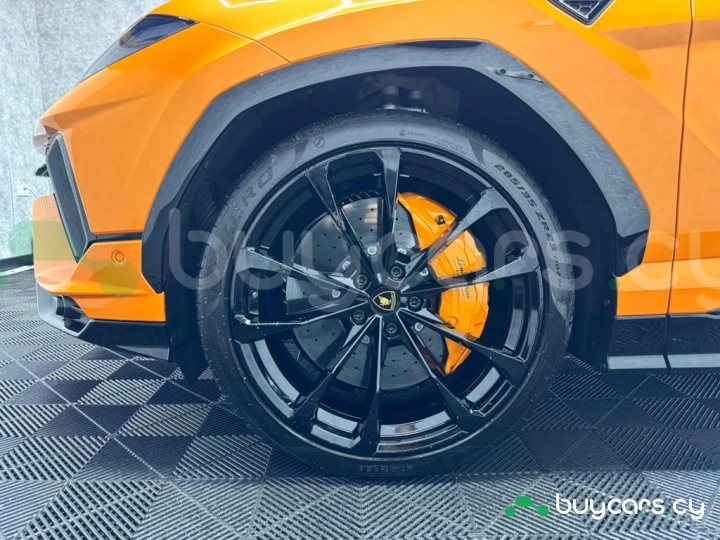 Lamborghini Urus Оранжевый