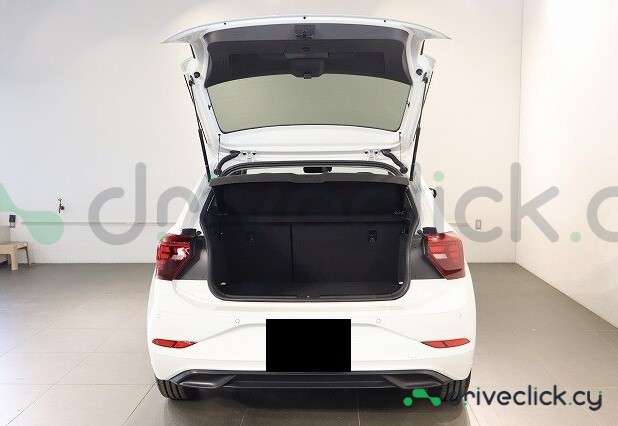 Volkswagen Polo White