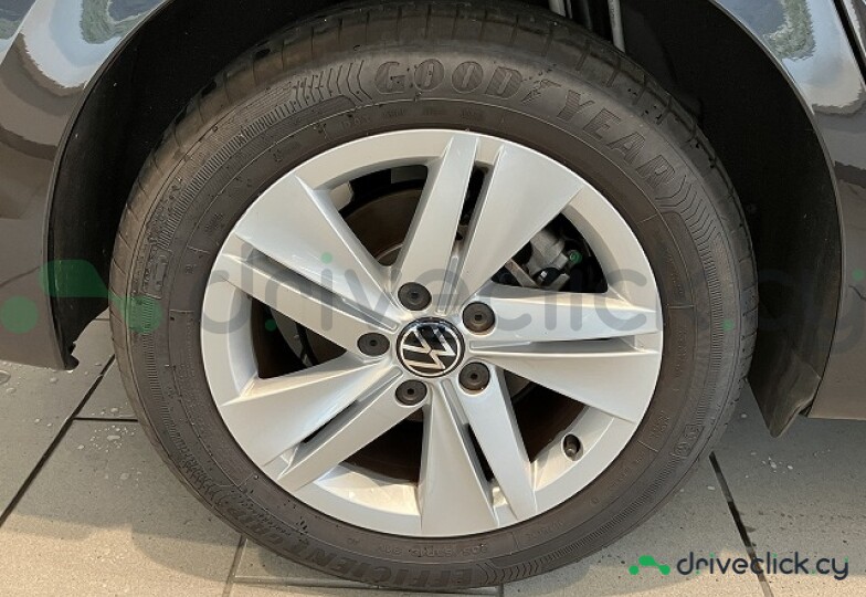 Volkswagen Golf Black