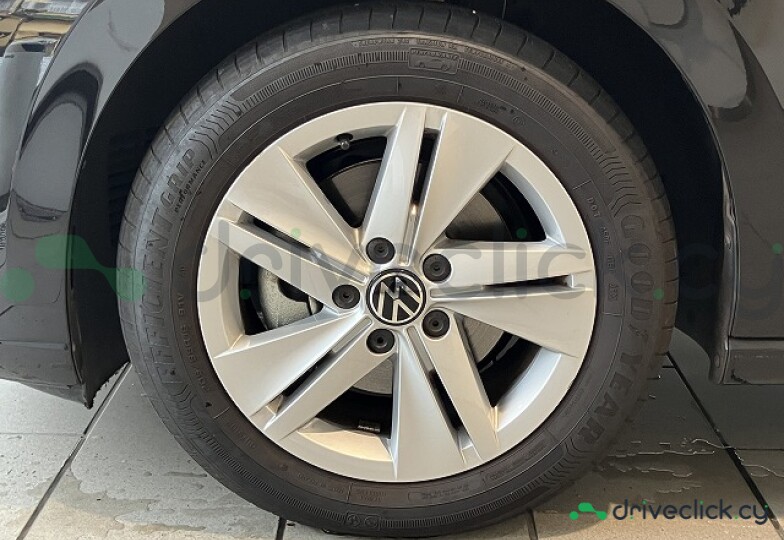 Volkswagen Golf Black