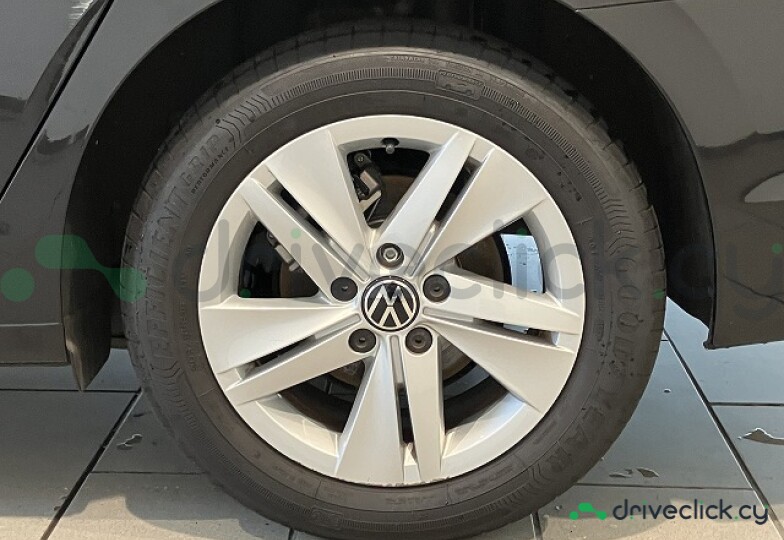 Volkswagen Golf Black