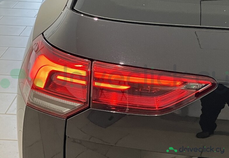 Volkswagen Golf Black