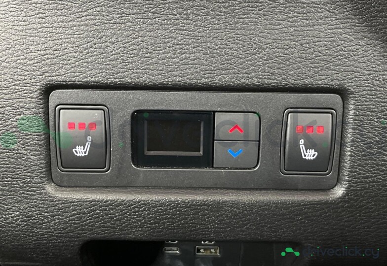 Mitsubishi Outlander White