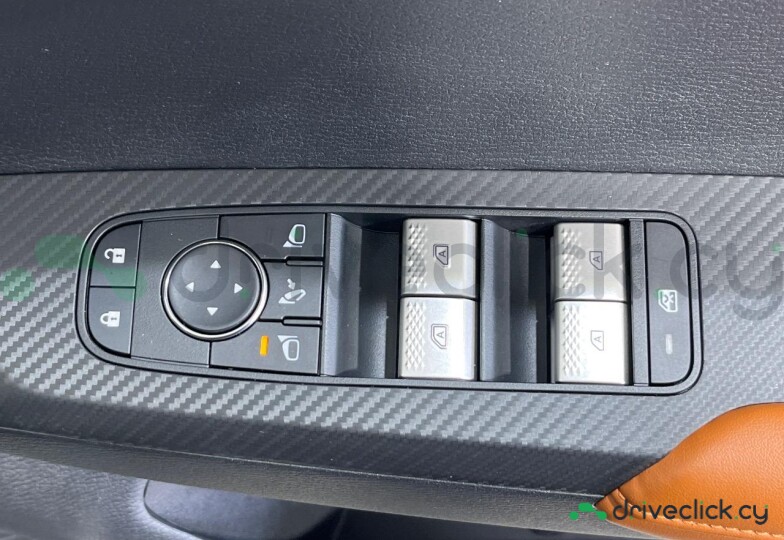 Mitsubishi Outlander White