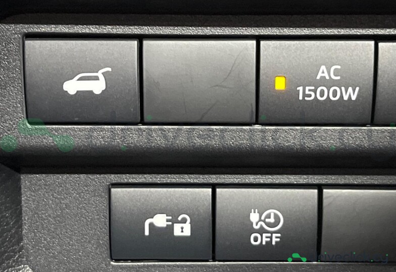 Mitsubishi Outlander White
