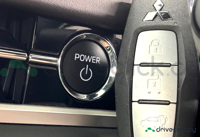 Mitsubishi Outlander Black