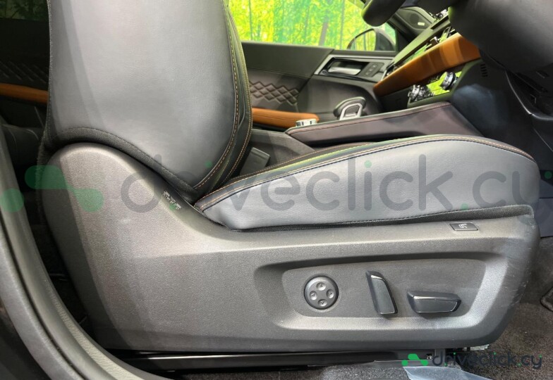 Mitsubishi Outlander Black