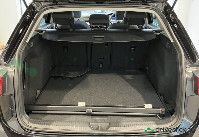 Volkswagen Golf Black