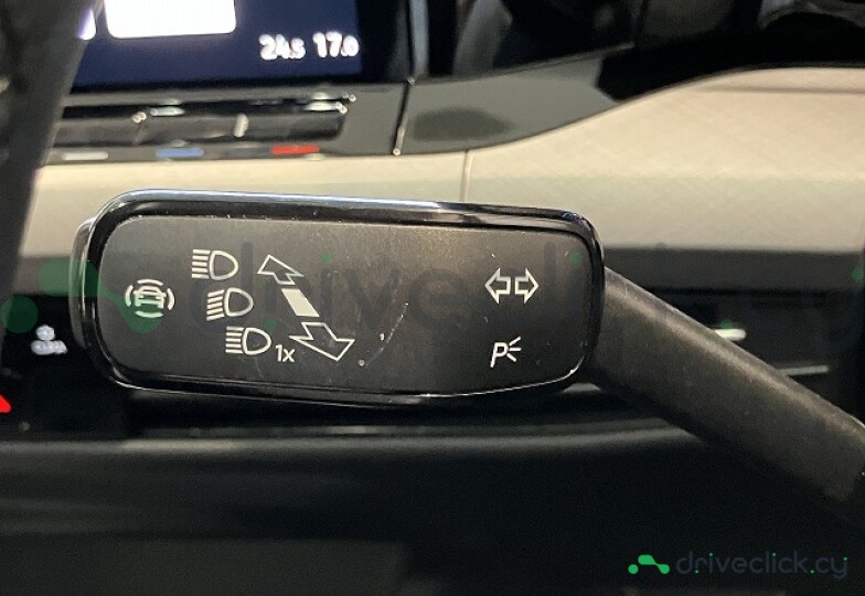Volkswagen Golf Black