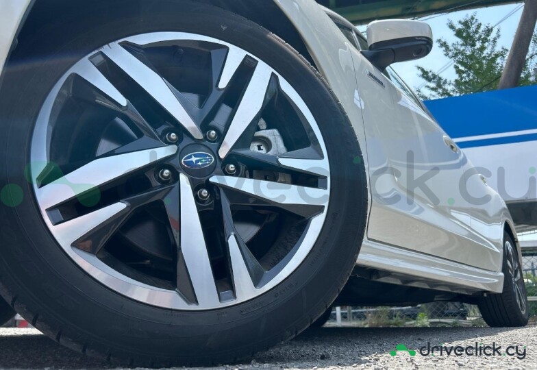 Subaru Impreza Белый