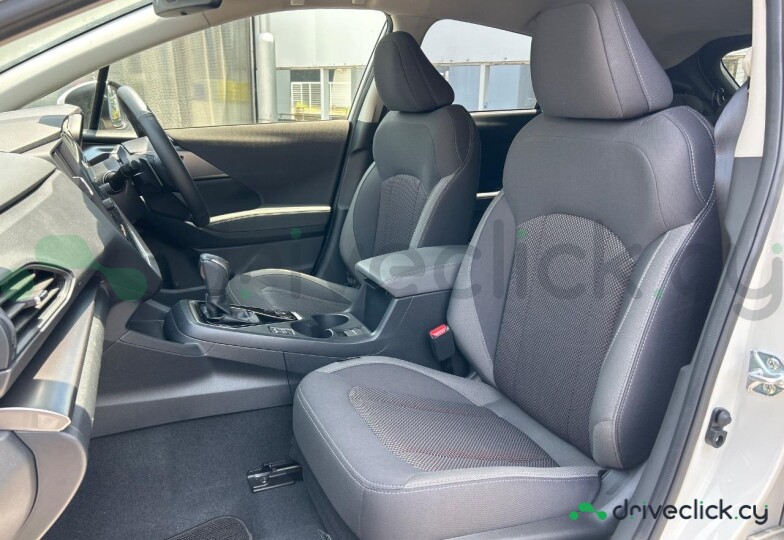 Subaru Impreza Белый