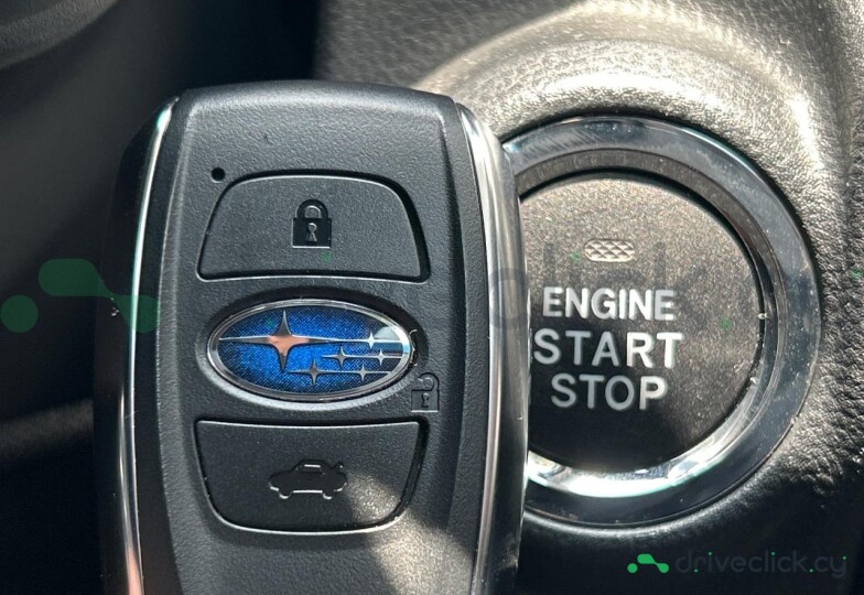 Subaru Impreza Белый