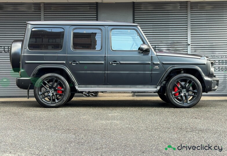 Mercedes G-class Black