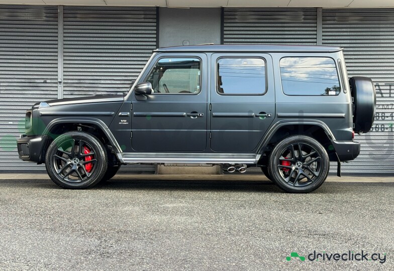 Mercedes G-class Black