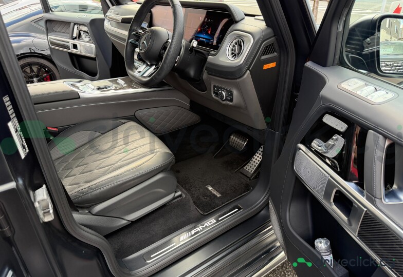 Mercedes G-class Black
