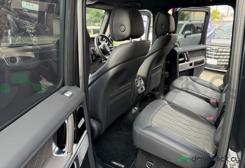 Mercedes G-class Black