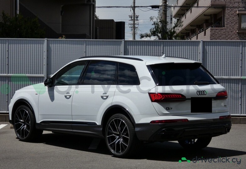 Audi Q7 White