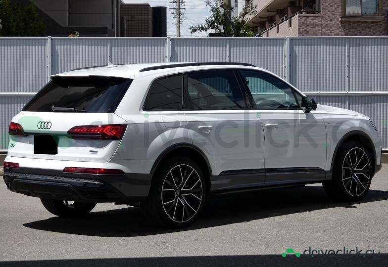 Audi Q7 White
