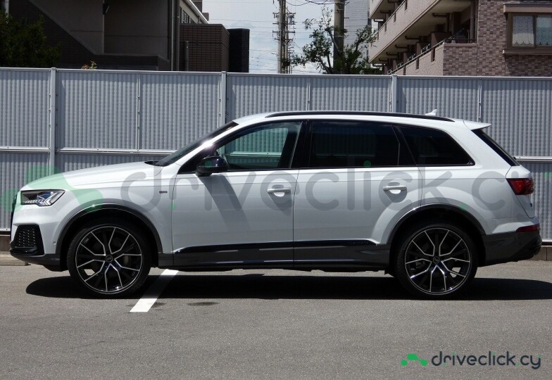 Audi Q7 White
