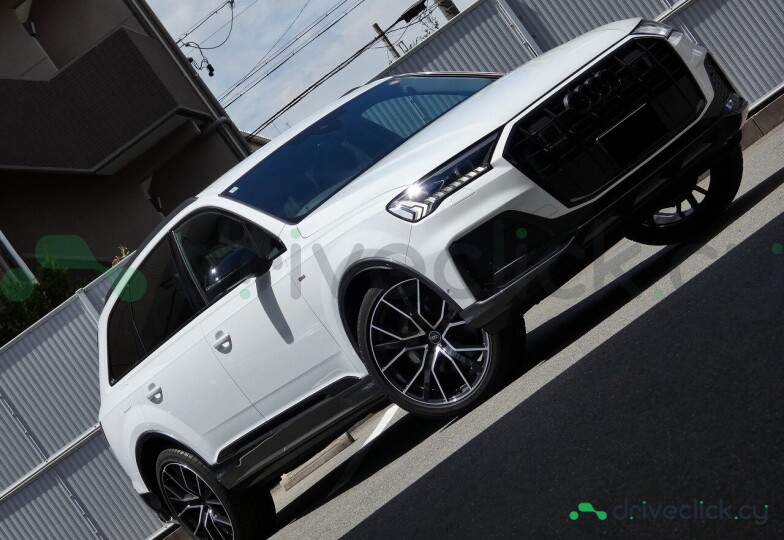 Audi Q7 White