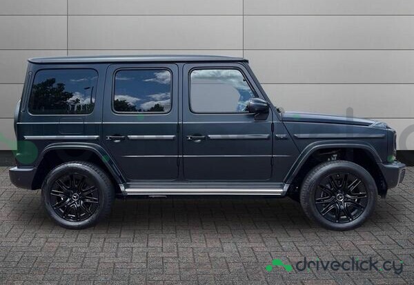 Mercedes G-class Black