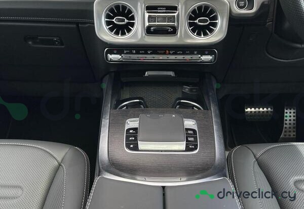 Mercedes G-class Black