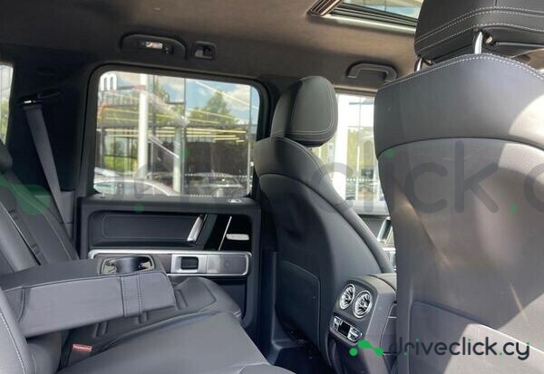 Mercedes G-class Black